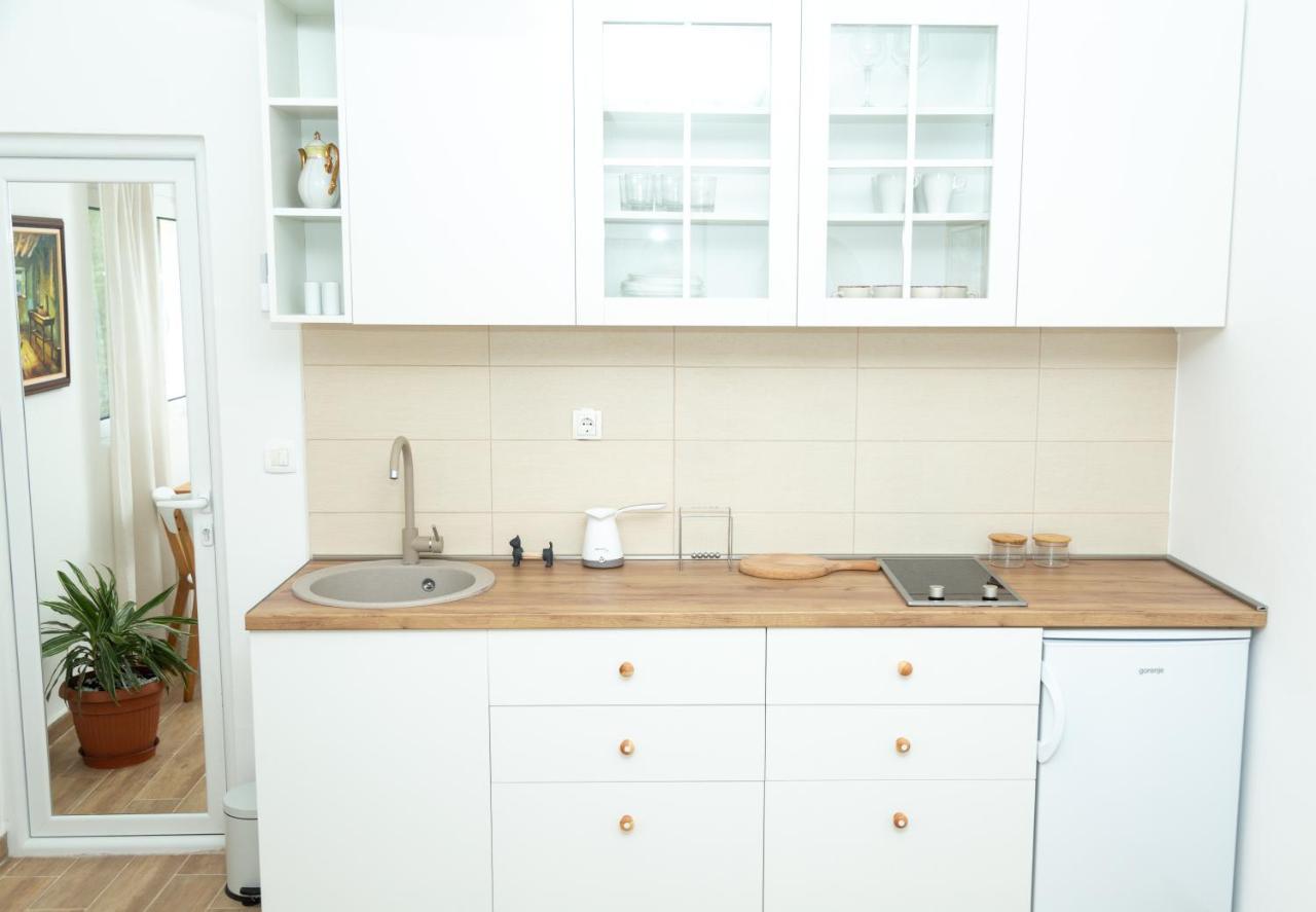 Plamenatz Studio Apartments Virpazar Exterior photo