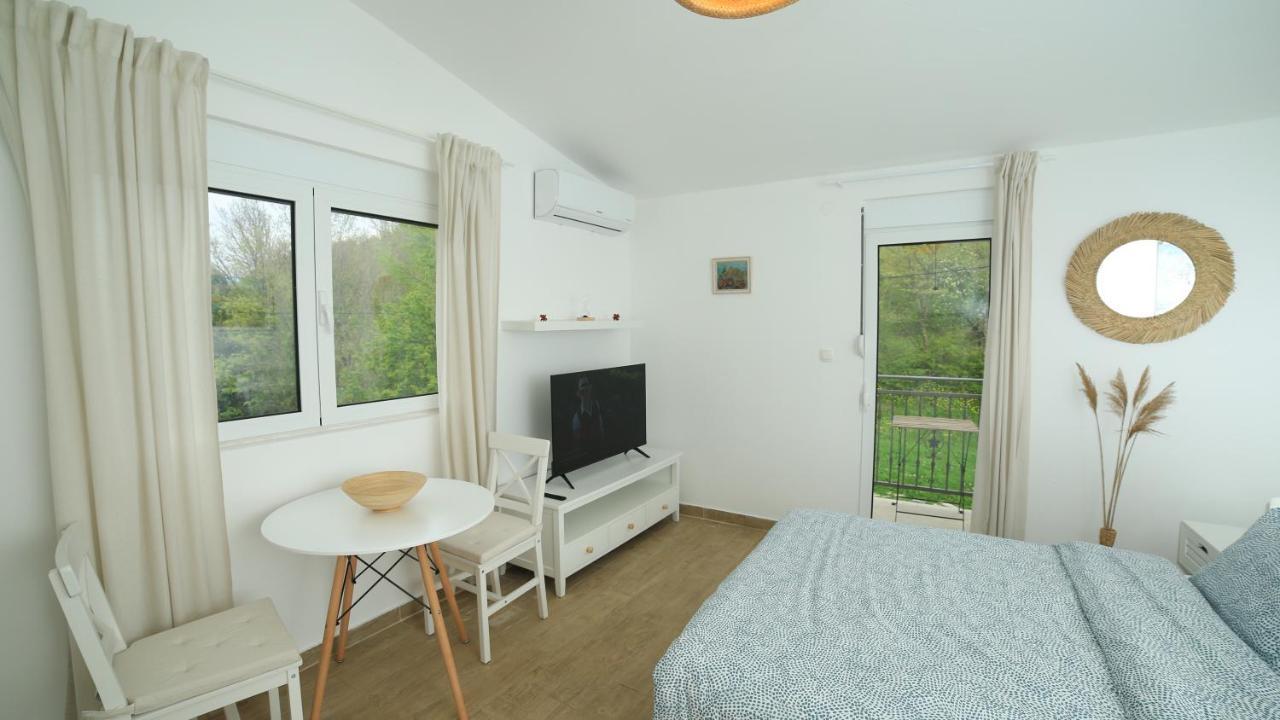 Plamenatz Studio Apartments Virpazar Exterior photo