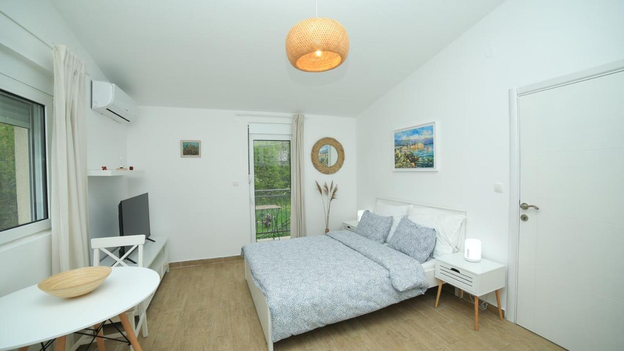 Plamenatz Studio Apartments Virpazar Exterior photo